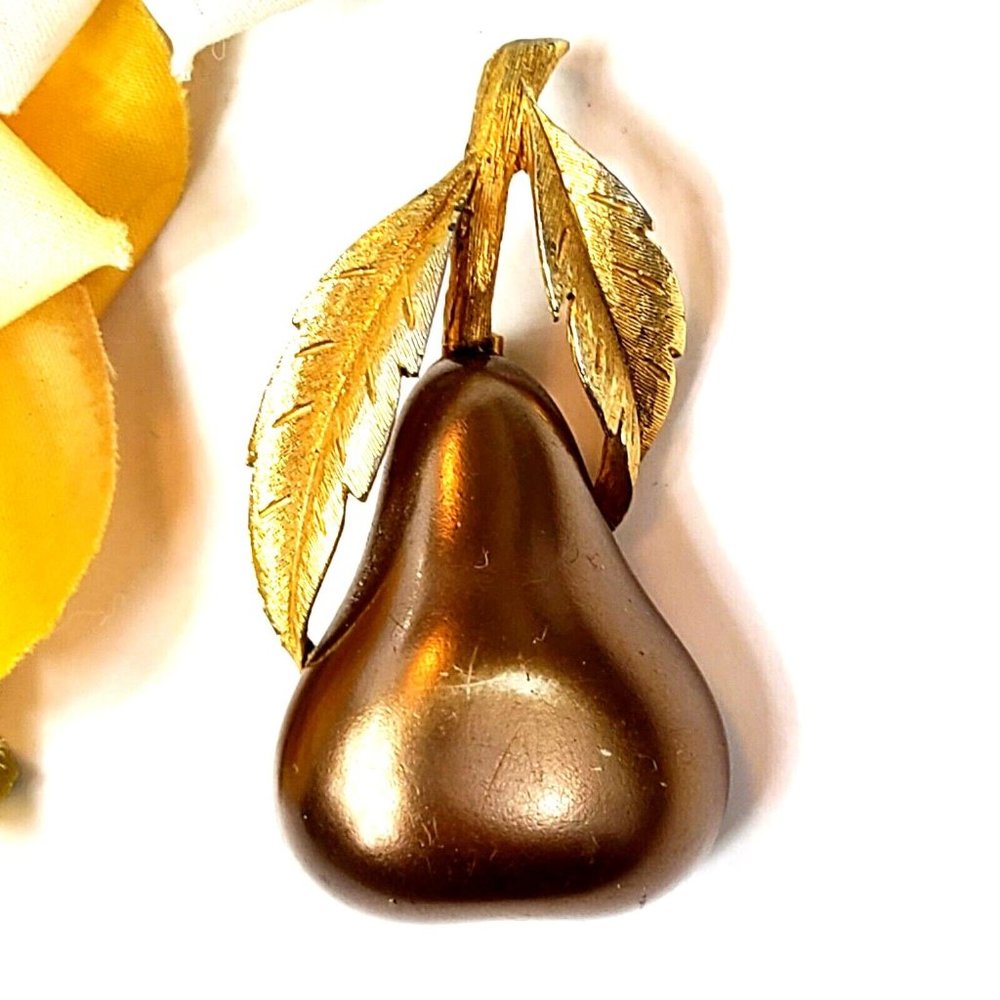 Vintage Jonette Jewelry Co. Pear Plant Gold-Tone Brooch Jewelry Signed J.J. Pin